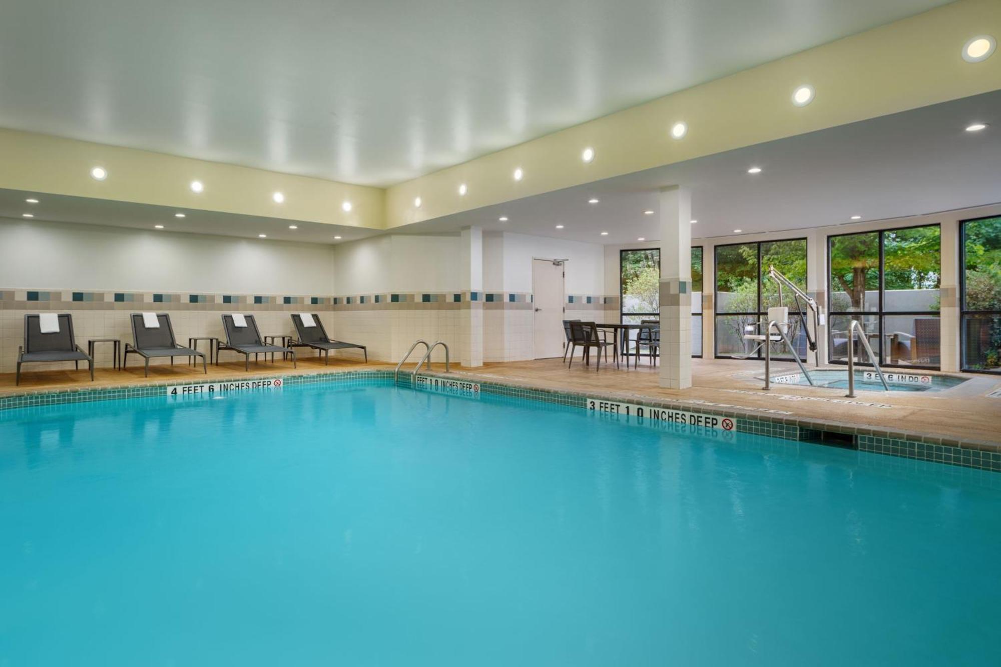 Hotel Courtyard By Marriott Kingston Zewnętrze zdjęcie