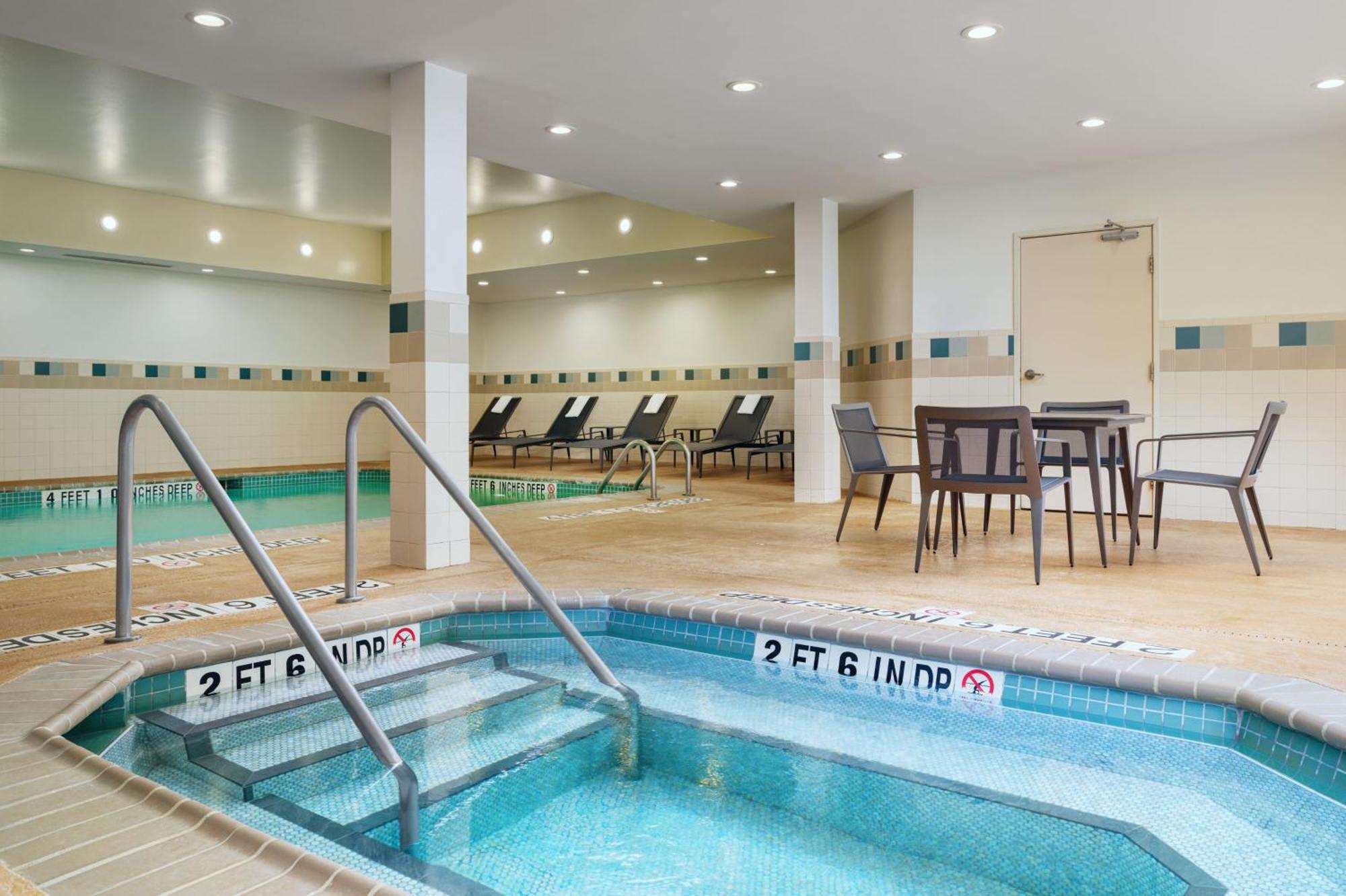 Hotel Courtyard By Marriott Kingston Zewnętrze zdjęcie
