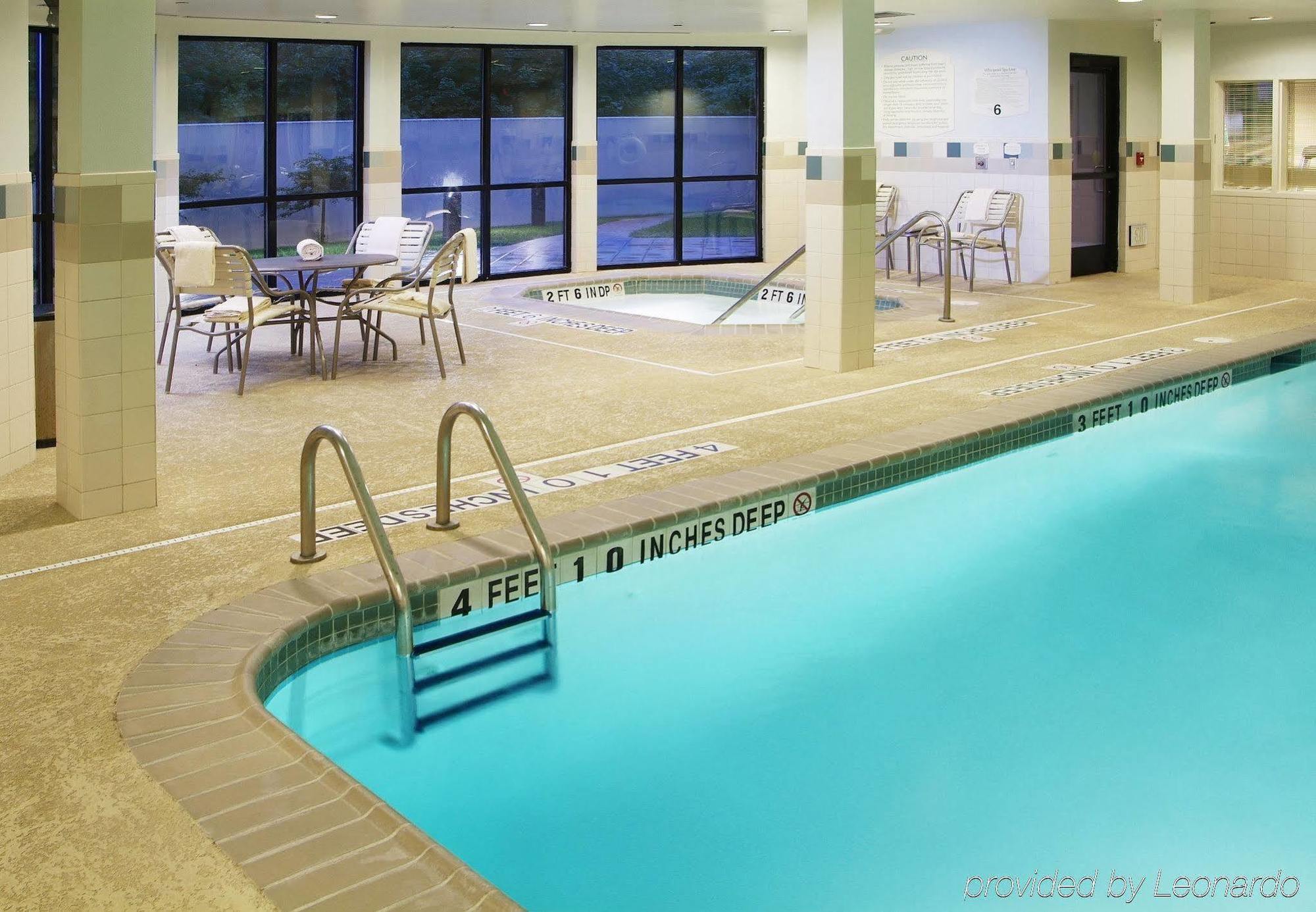 Hotel Courtyard By Marriott Kingston Udogodnienia zdjęcie
