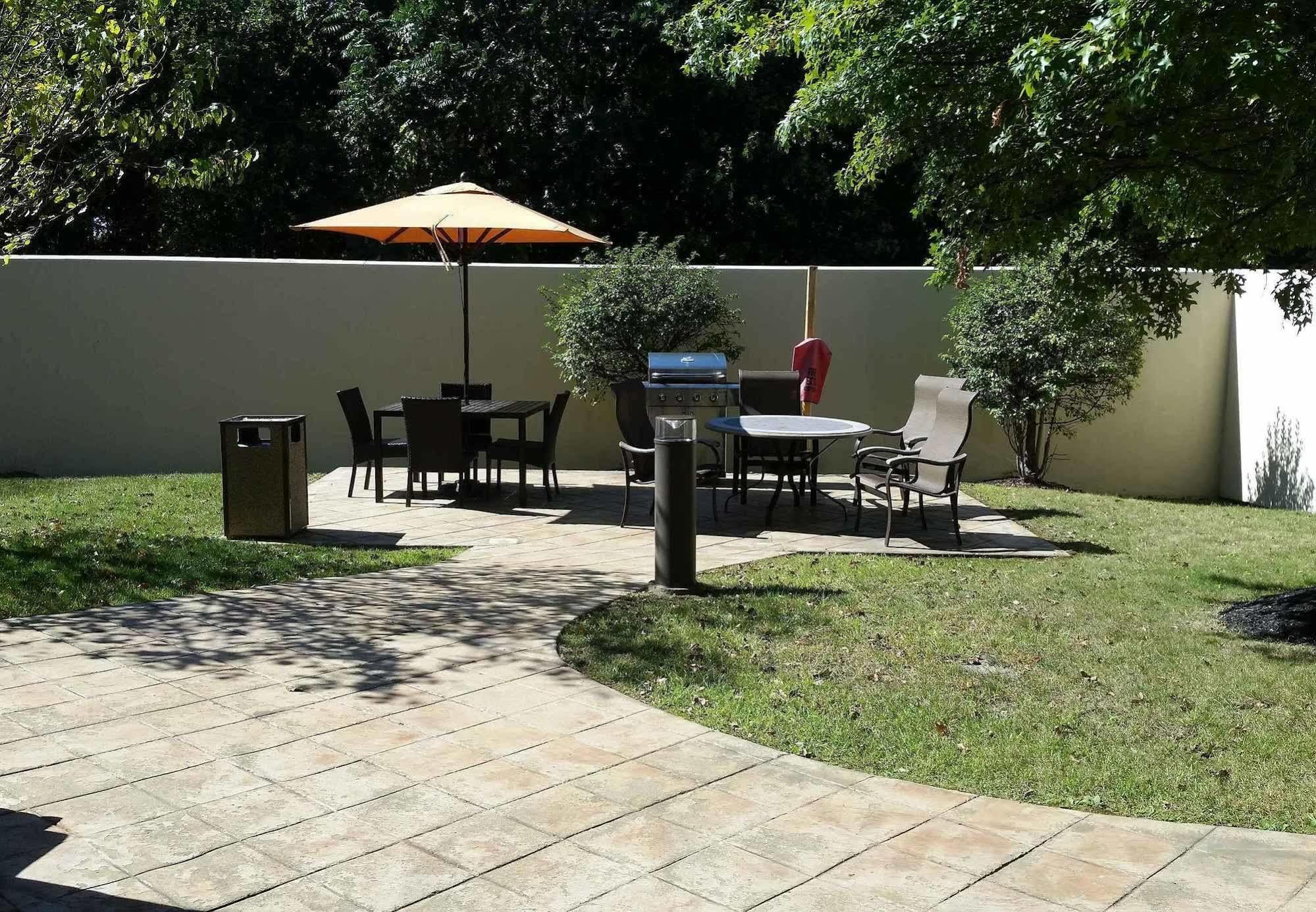 Hotel Courtyard By Marriott Kingston Zewnętrze zdjęcie